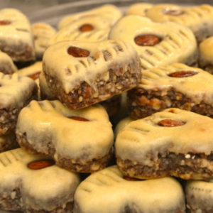 Baklava en Forme de Cœurs aux Amandes